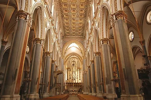 Navata chiesa San Domenico Maggiore